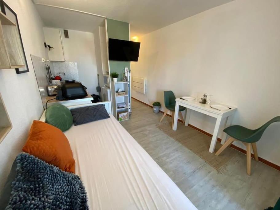 Superbe Studio Renove Avec Piscine Et Vue Marina Le Barcares Luaran gambar