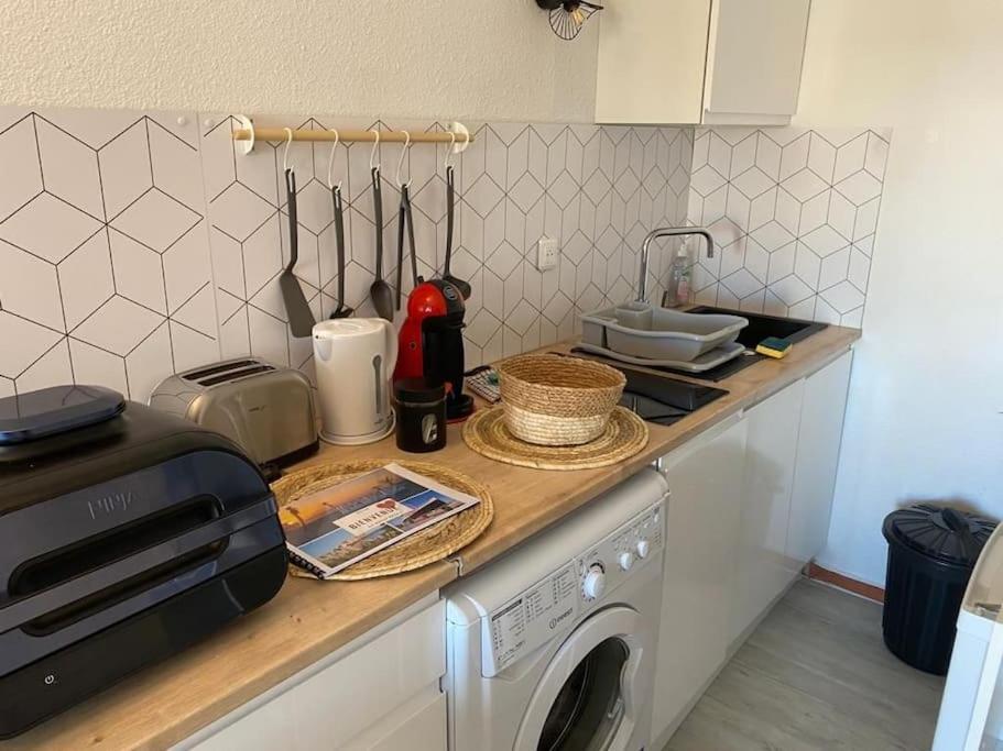Superbe Studio Renove Avec Piscine Et Vue Marina Le Barcares Luaran gambar
